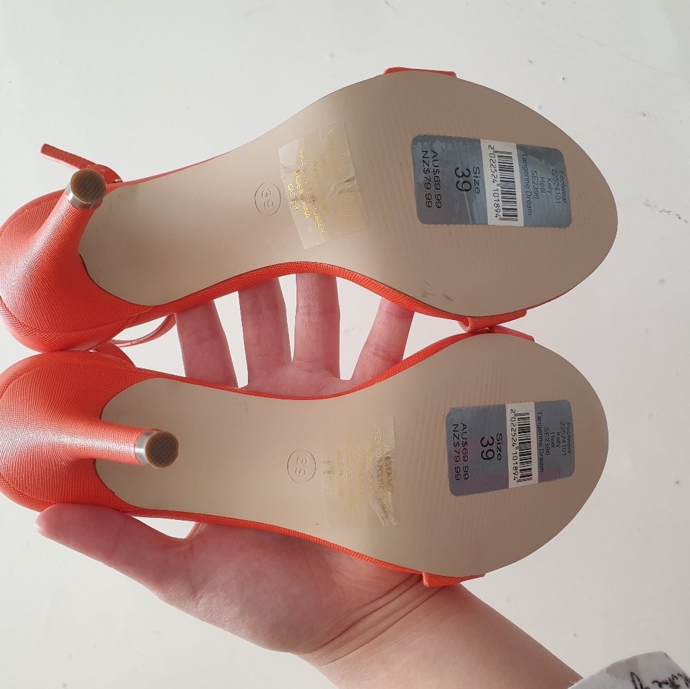 Forever New Heels - Picture 3 of 5